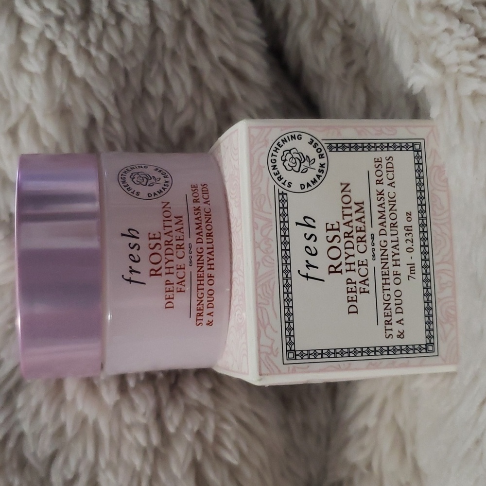 FRESH ROSE DEEP HYDRATION FACE CREAM.